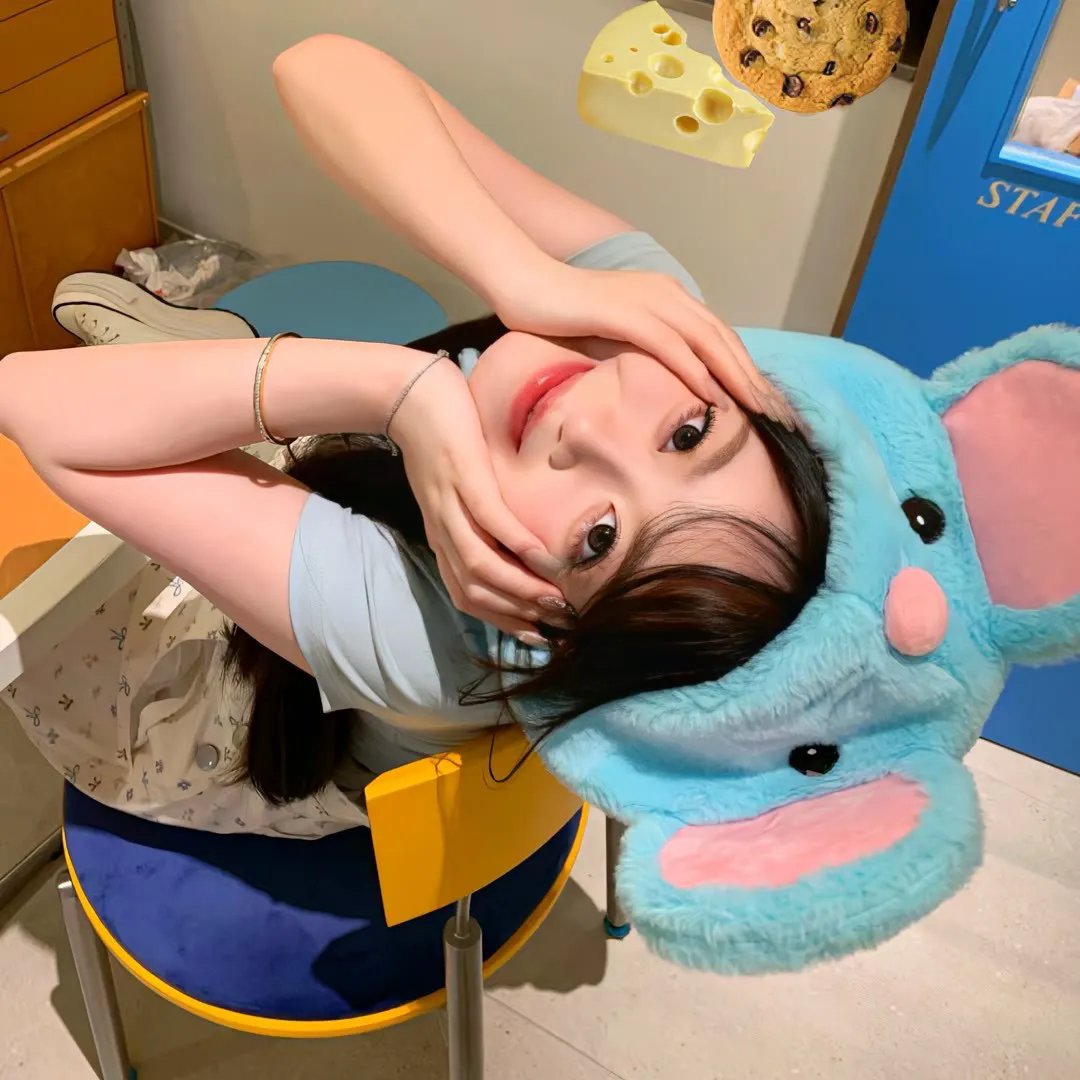 这名男子，捡到了人鱼。